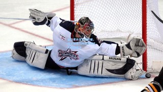 彩经网彩票走势图大全-皇马更衣室氛围转暖，维尼修斯与阿隆索训练场拥抱破冰